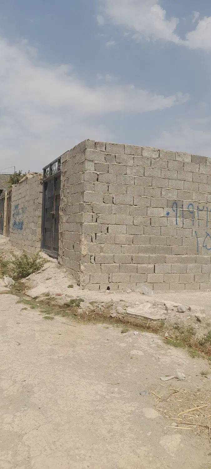 چهار دیواری مسکونی شناژ بندی شده دهشاد شهریار