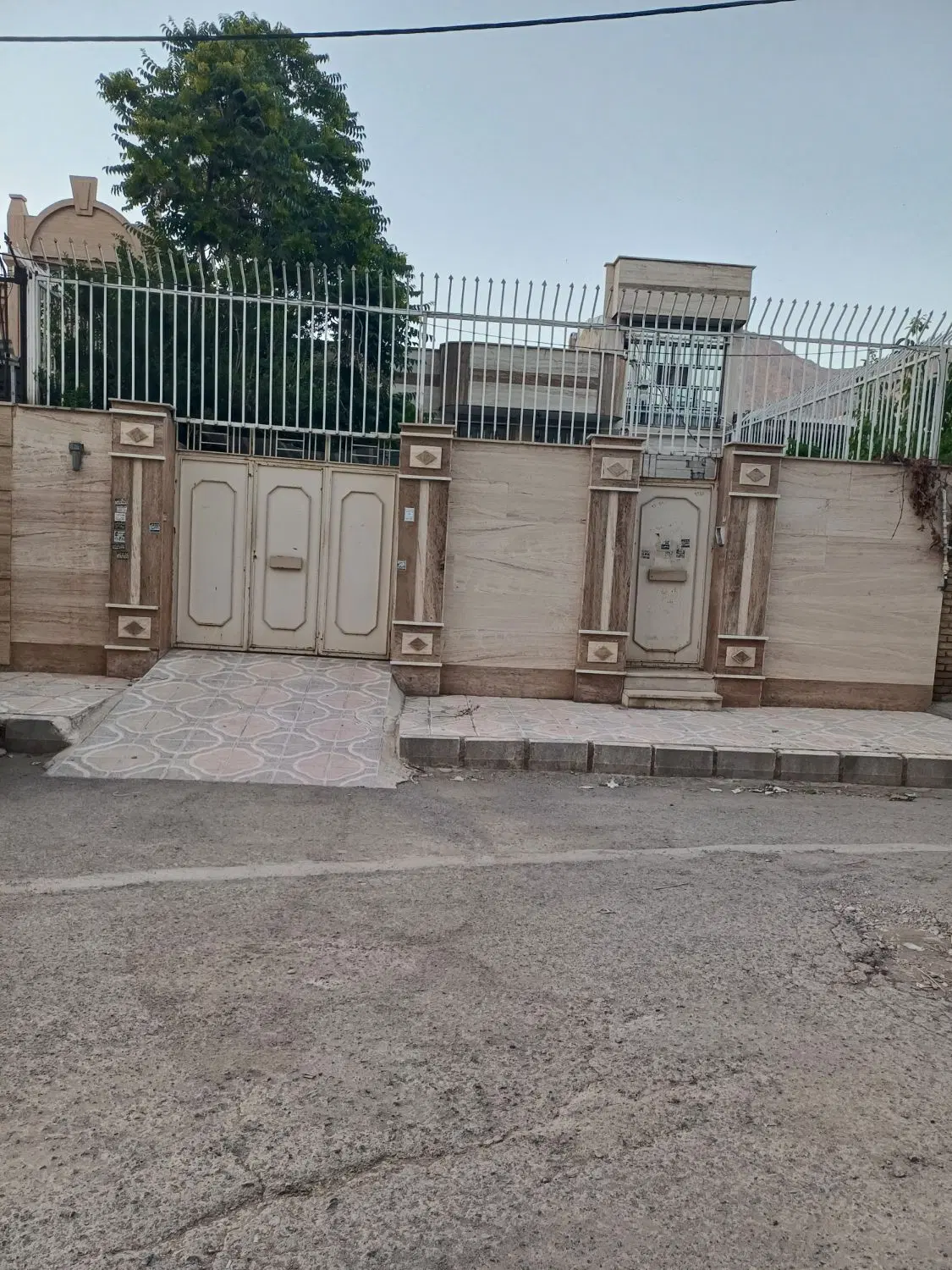 ویلایی ۲۰۰ متر_شهرک نصر(۴۰۴)مخابرات