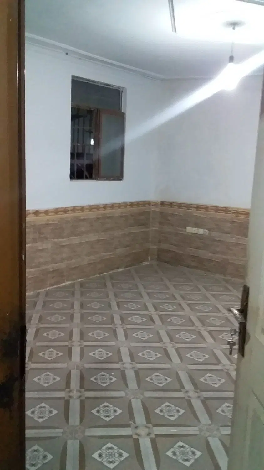 فروش یک واحد آپارتمان همکف