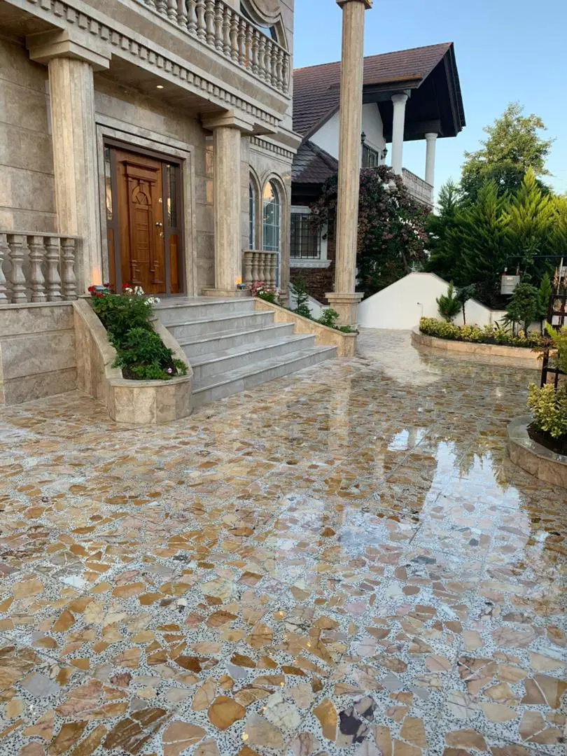 ویلا واقع در دریا گوشه متل قو