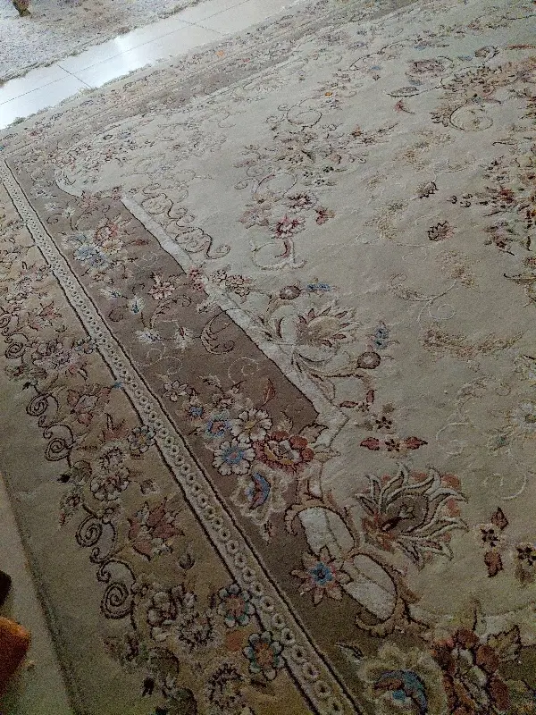 یک باب مغازه واقع در تاریکه بازار