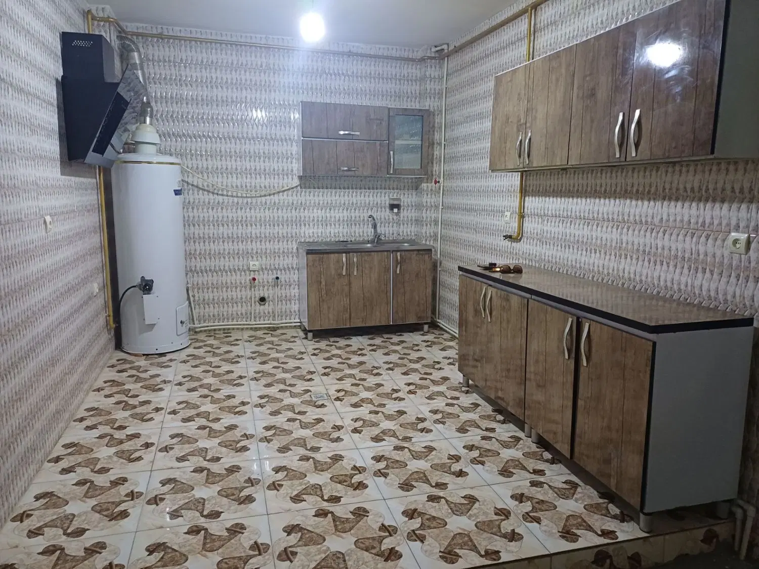 اجاره خانه 80متری اساوله دوخوابه عبورمجزاپارکینگ