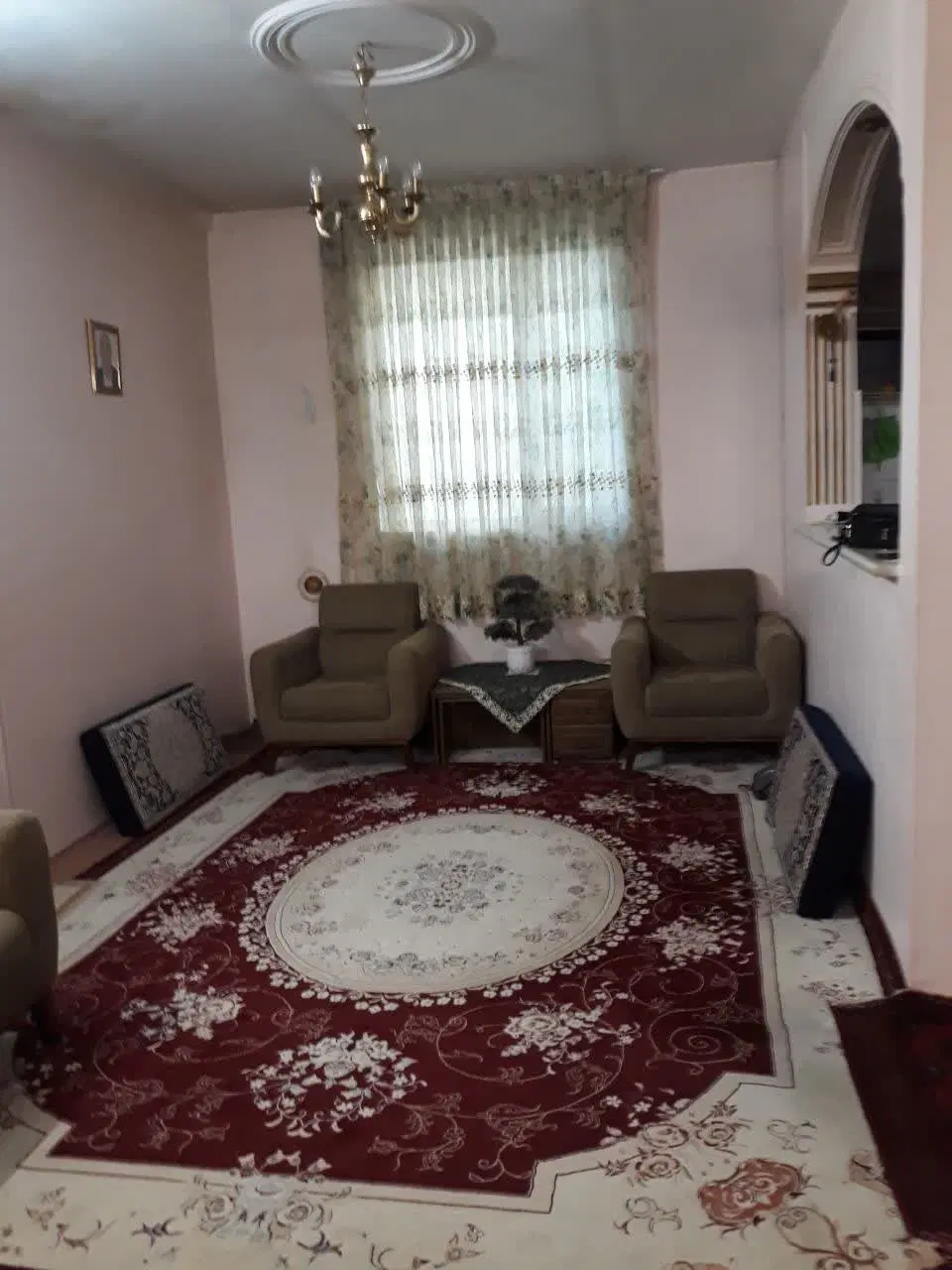 یک طبقه و نیم آپارتمان به متراژ ۱۰۰ و ۴۰ متر