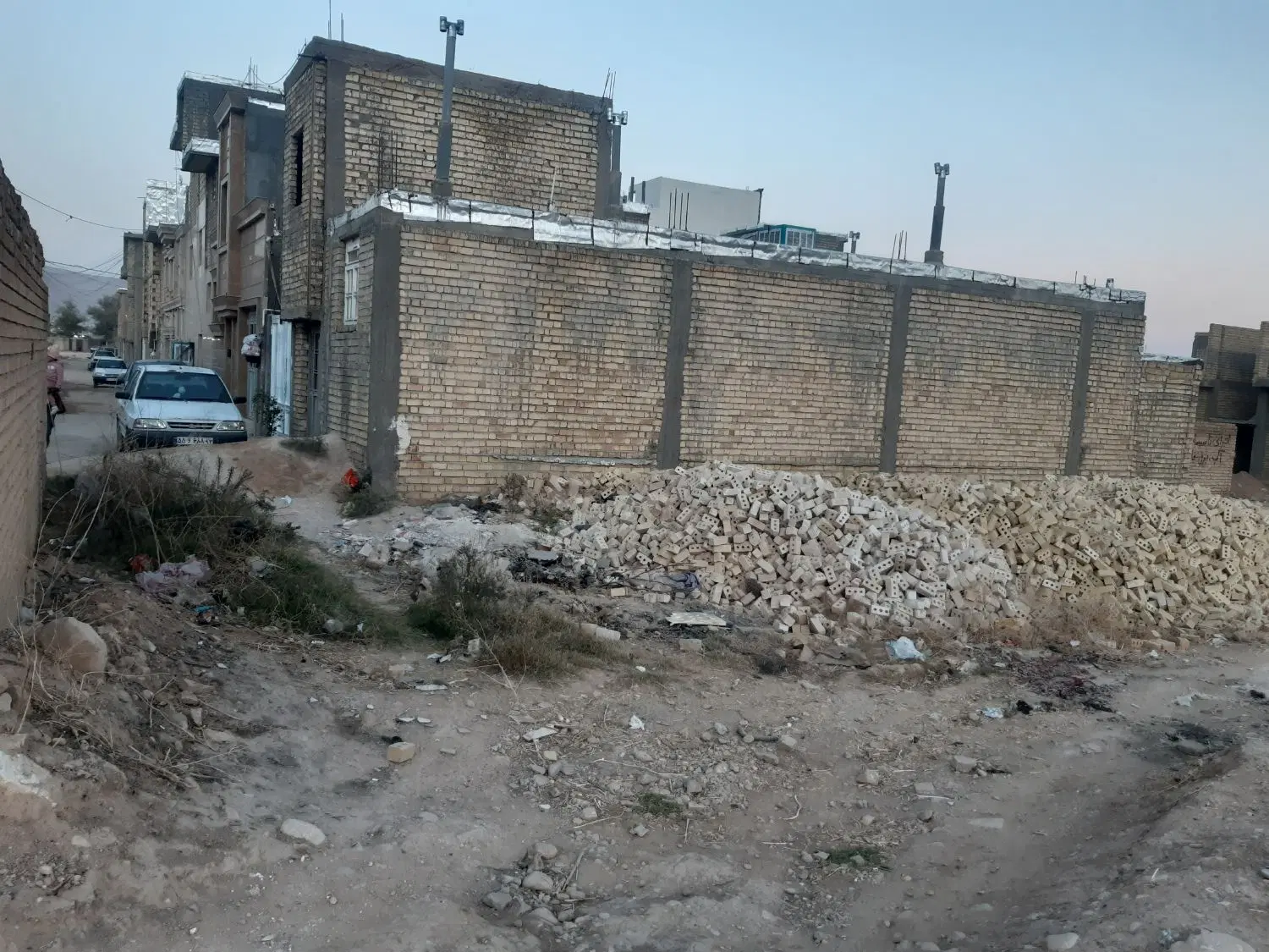 زمین شاپورجان