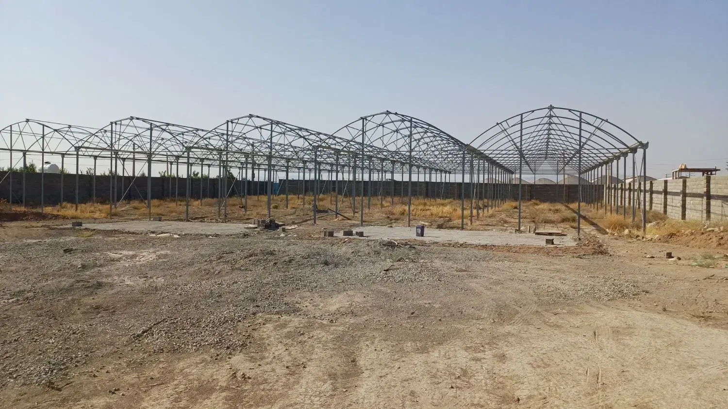گلخانه در حال تکمیل ۸۵۰۰متر