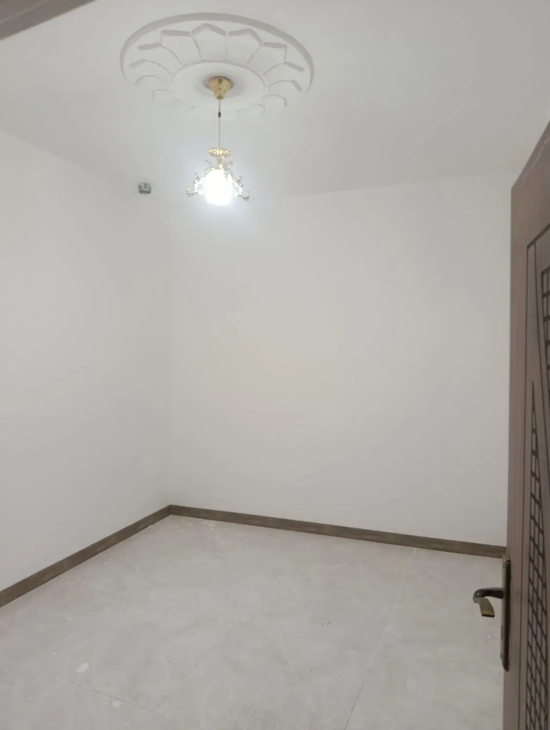 یک باب منزل واقع در سرآسیاب فرسنگی