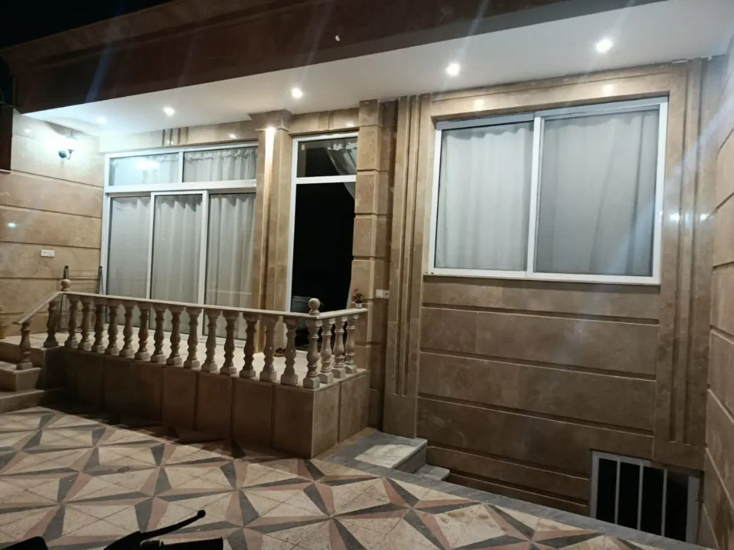 منزل ویلایی۱۲۹  متری شیک به روز