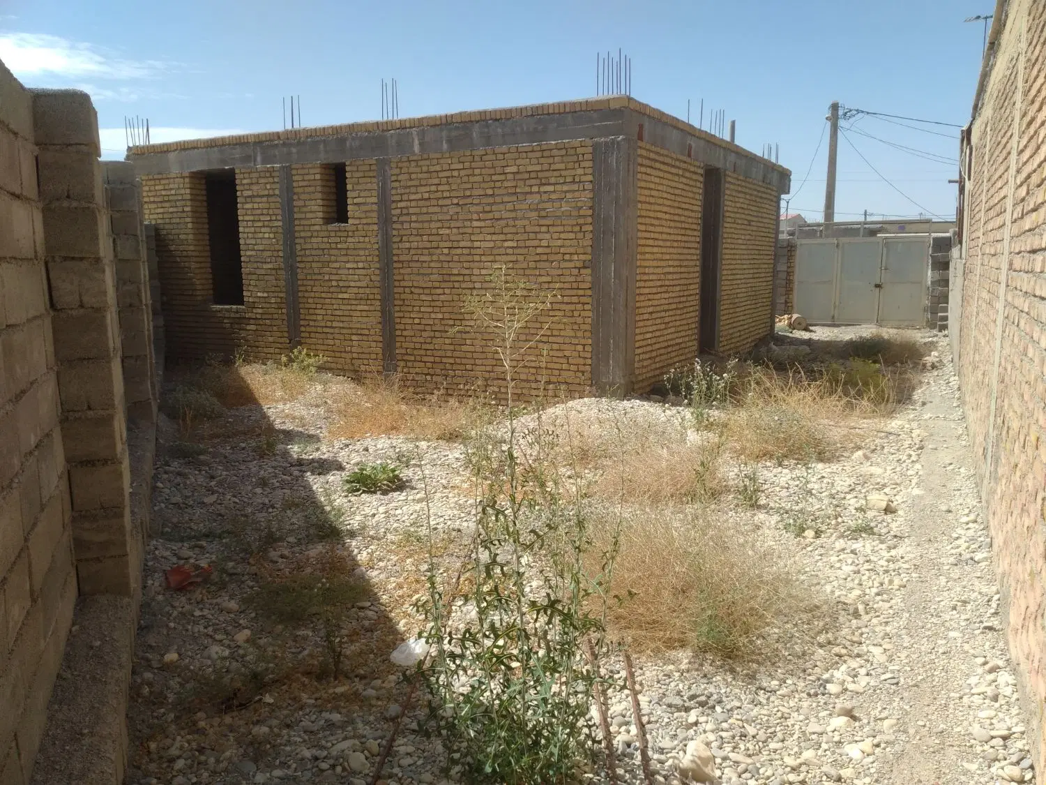 مسکونی نیمه کاره