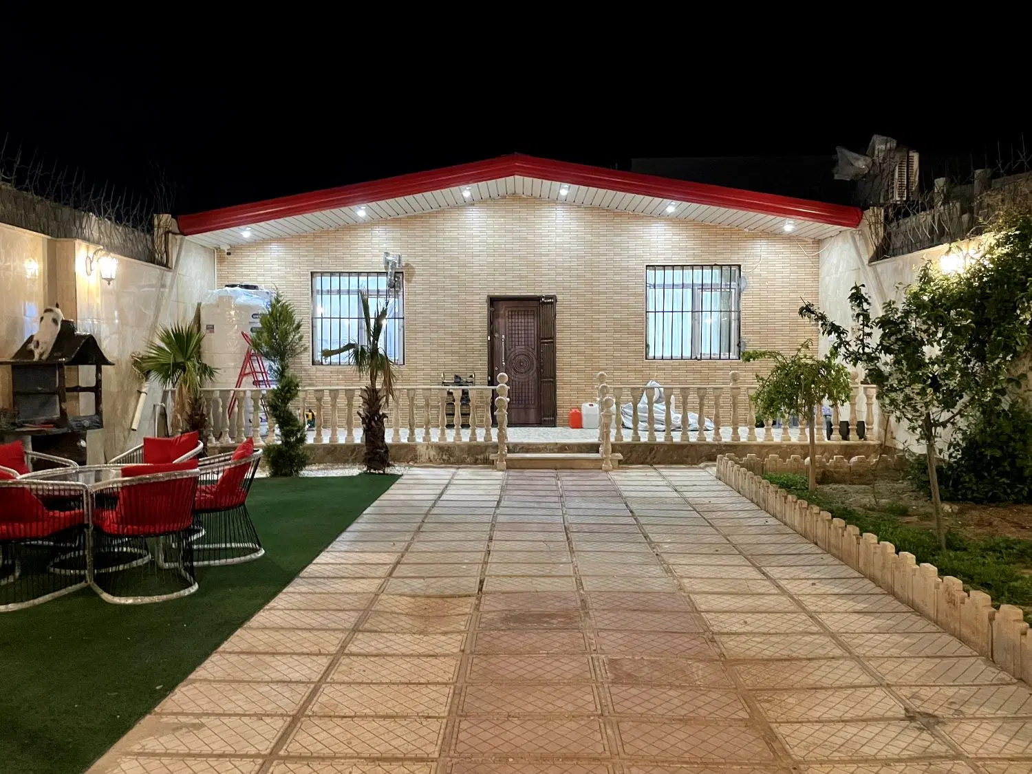 ویلا ، باغچه