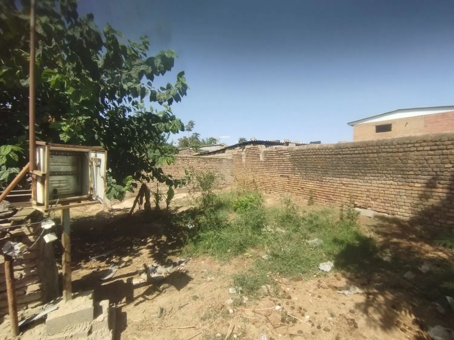 زمین مسکونی