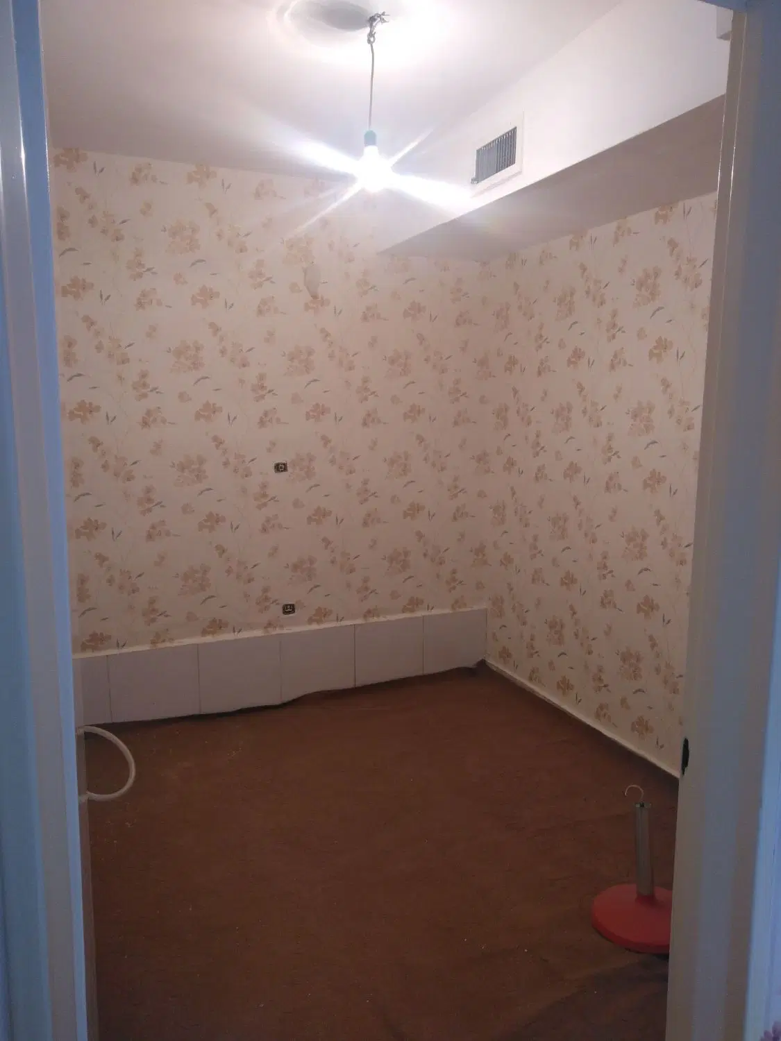 یک واحد آپارتمان اجاره ای