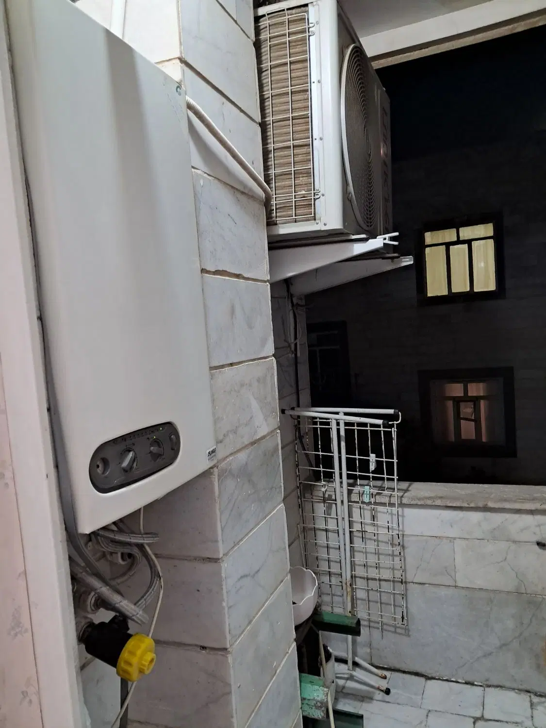 ۷۵متر_۲خواب_ پارکینگ دار_بسیار تمیز وشیک