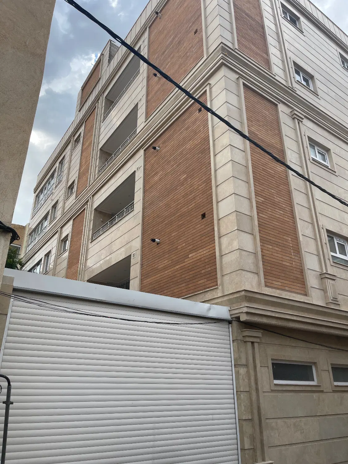 اپارتمان ۱۱۰ متر کوچه باغ