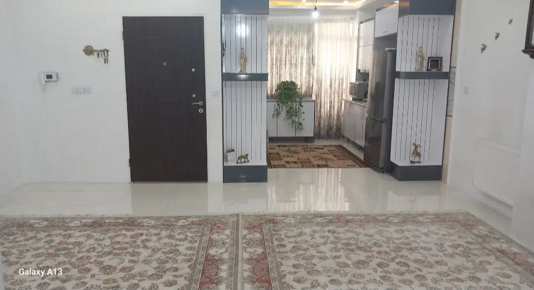 واحد75متری، طبقه دوم