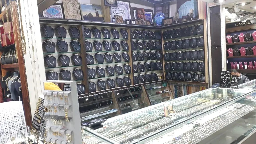 مغازه 5 متری صادقیه