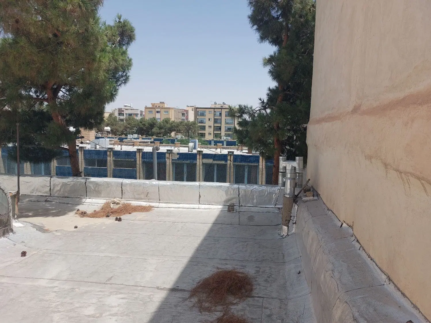فروش  واحد مسکونی دو طبقه و زیرزمین