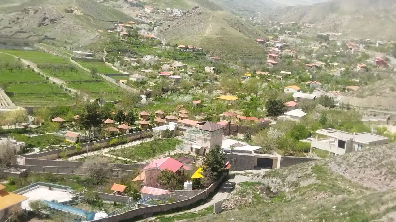 باغ سند دار دور دیوار