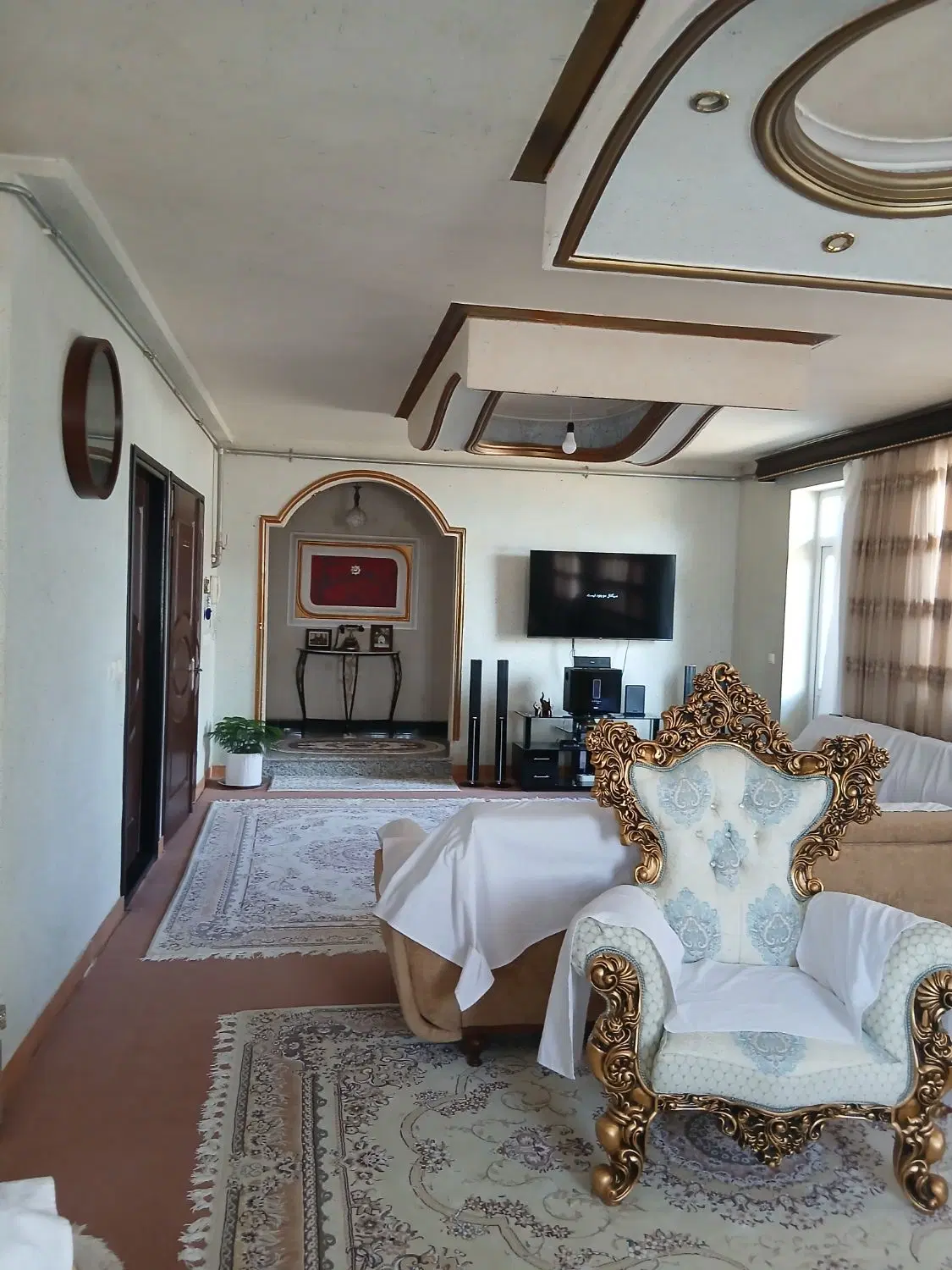 خانه مسکونی سه طبقه راه جدا