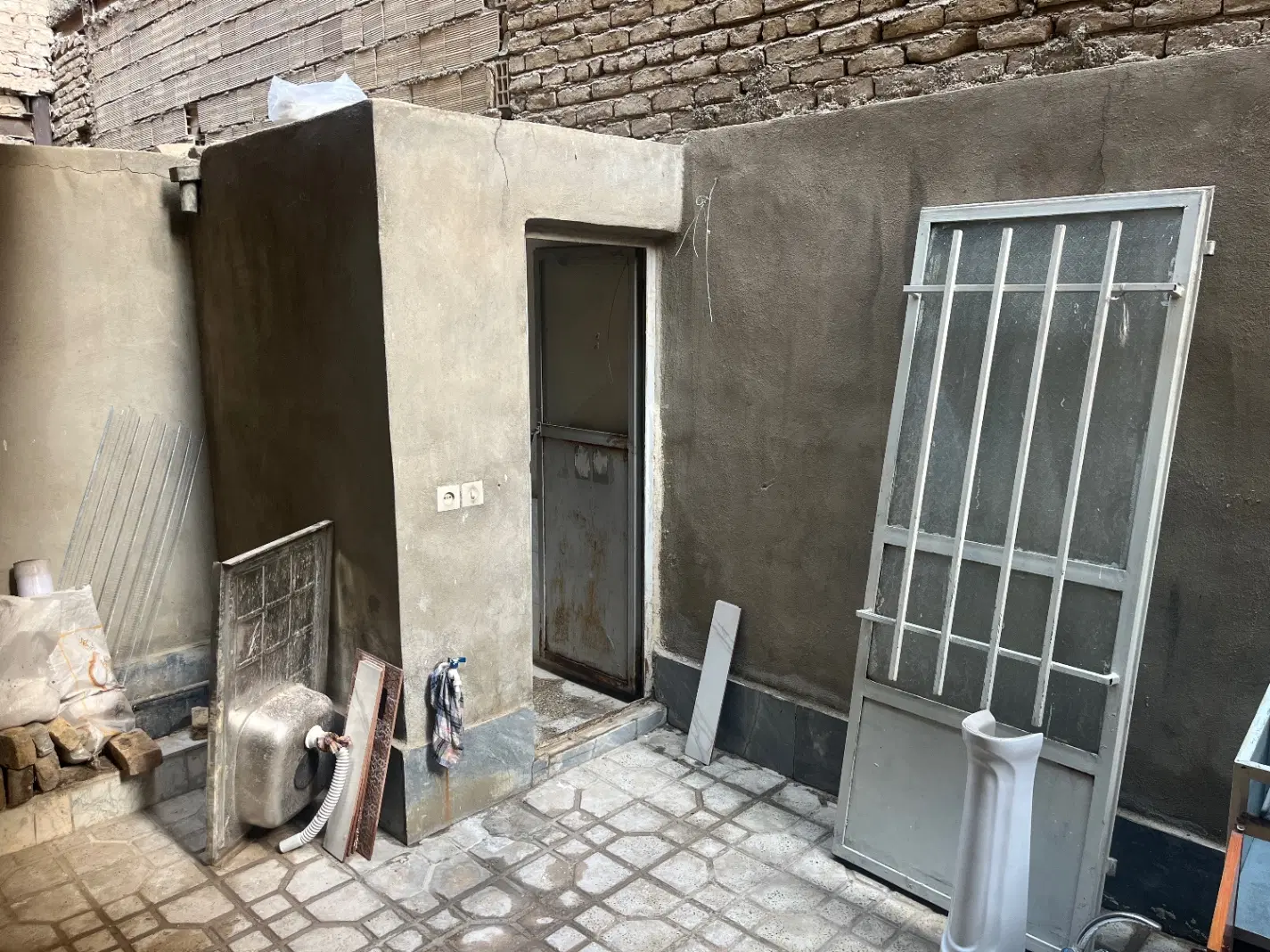 ۹۰متر همکف
