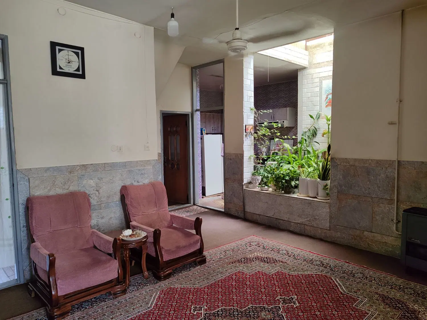 منزل جنوبی خیابان سوم شرقی ابتدای چهاراه دوم