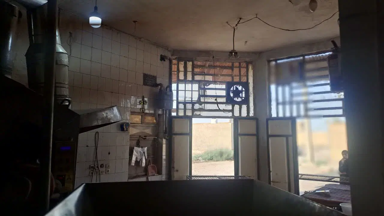 فروش دوطبقه تجاری نانوایی سوپر مارکت و مسکونی