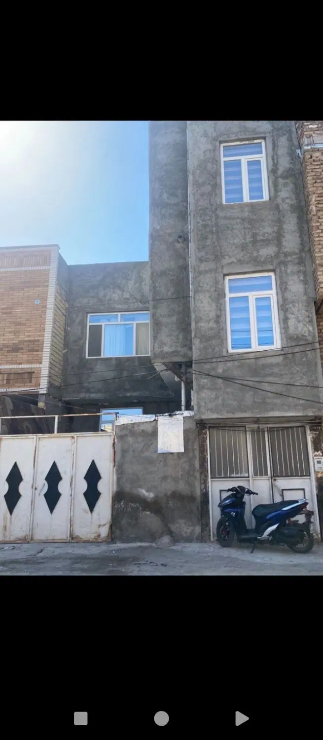 خونه دوطبقه روبروی پمپ بنزین نعمانی