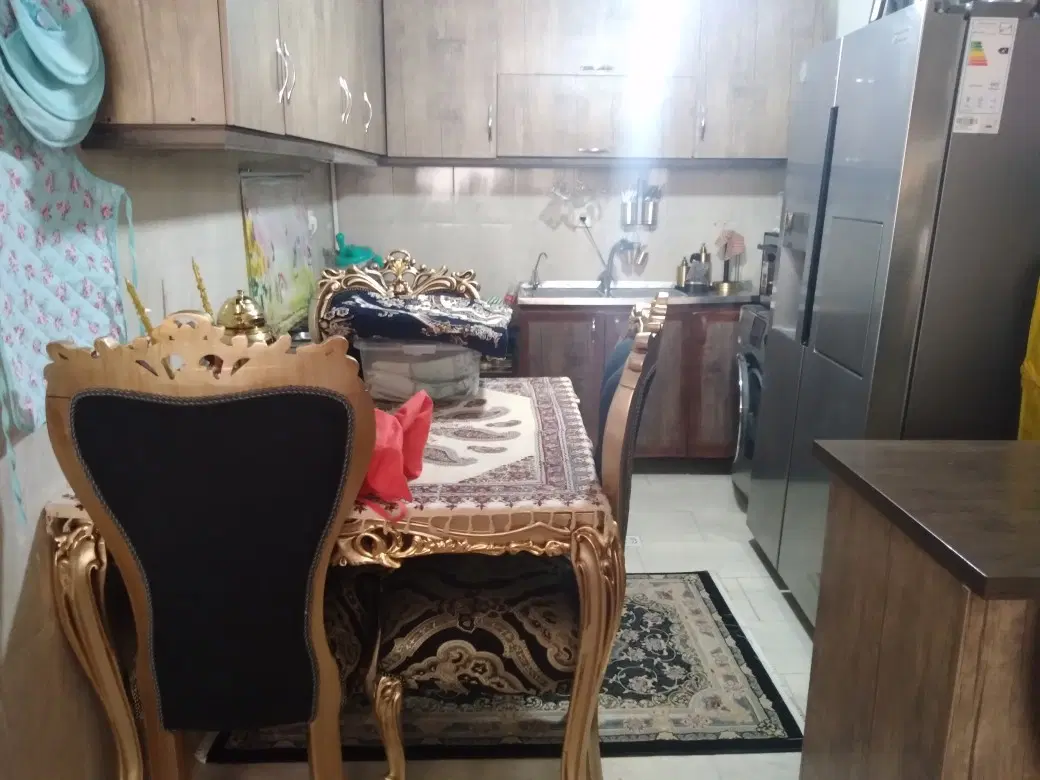 طبقه سوم ۶۵ متری