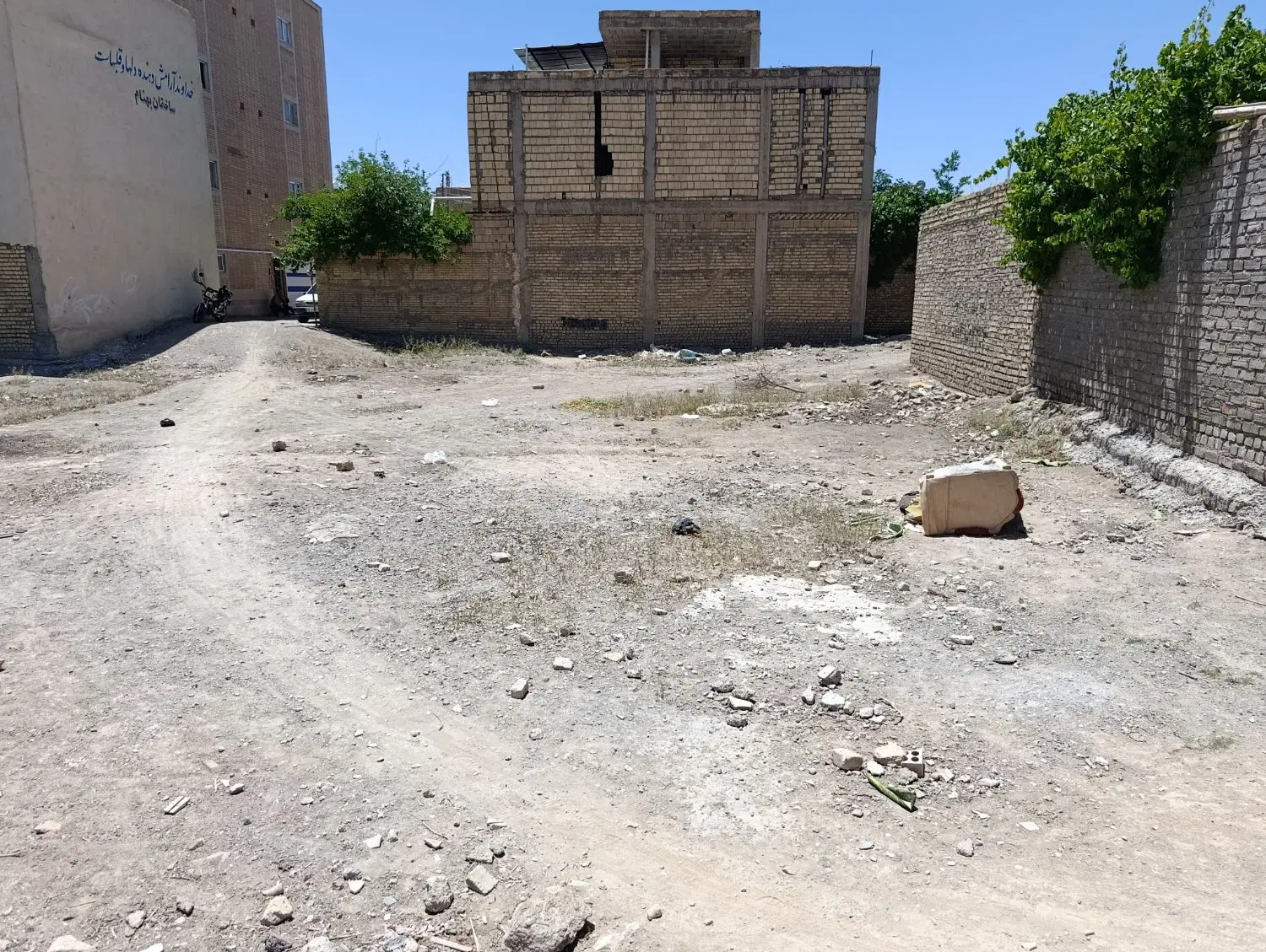 زمین مسکونی