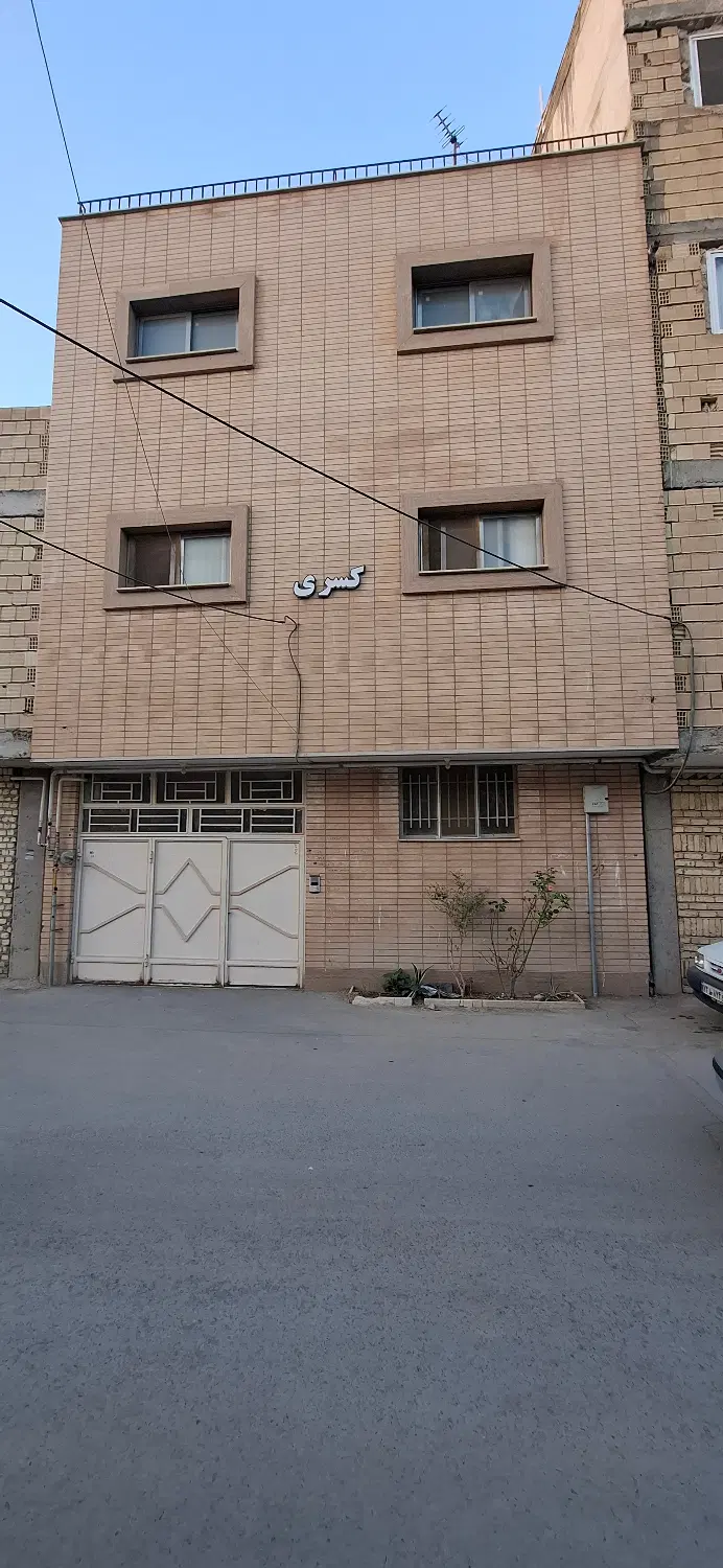 رهن کامل نبوی منش