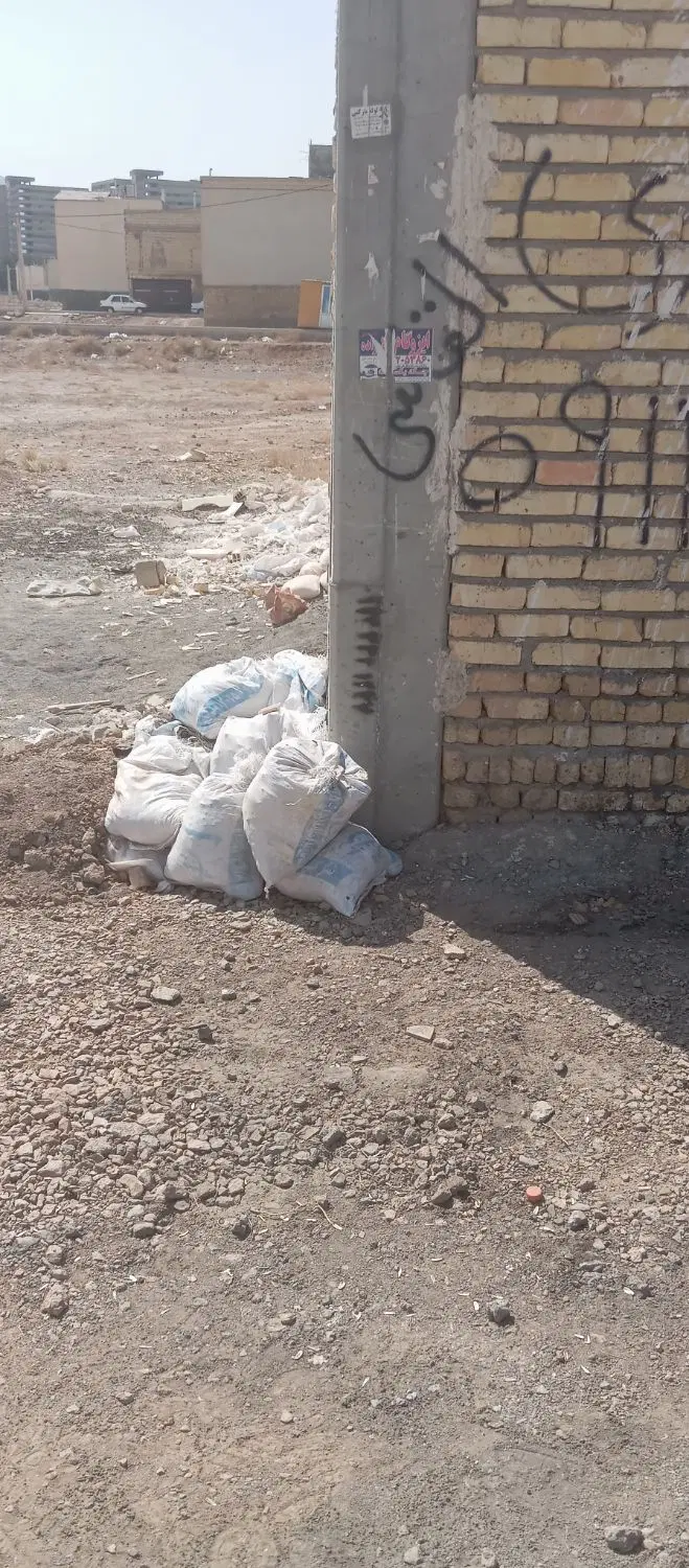 فروش یک پلاک زمین ساختمانی