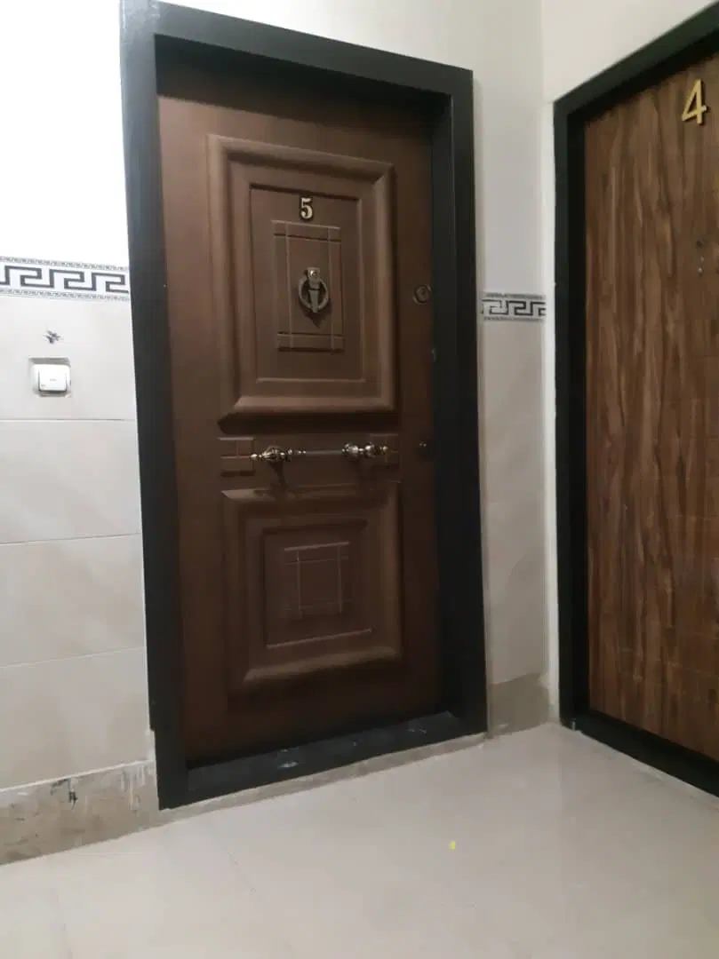 104متری غرق در نور
