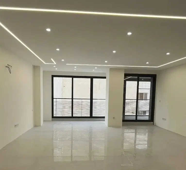 ویلایی _ ۲۱۵ متر _ ۲ خواب _ باغ حوض _ بازسازی شده