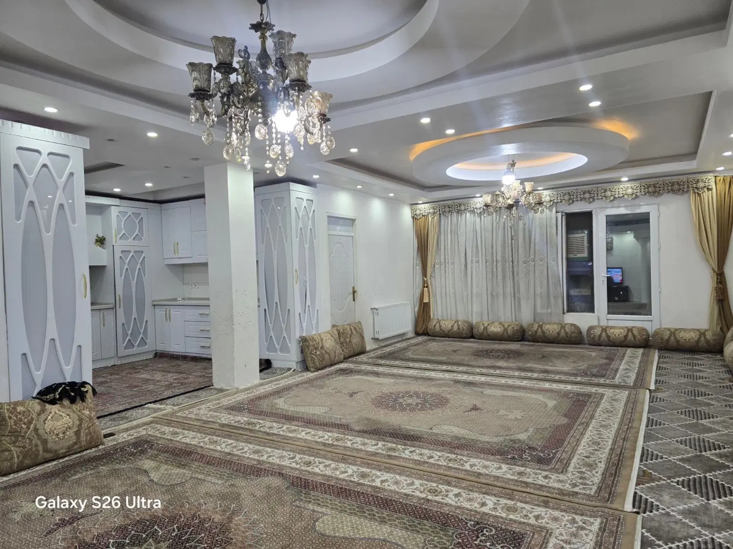 همکف حیاط دار سه خواب راه مستقل فول امکانات بازار