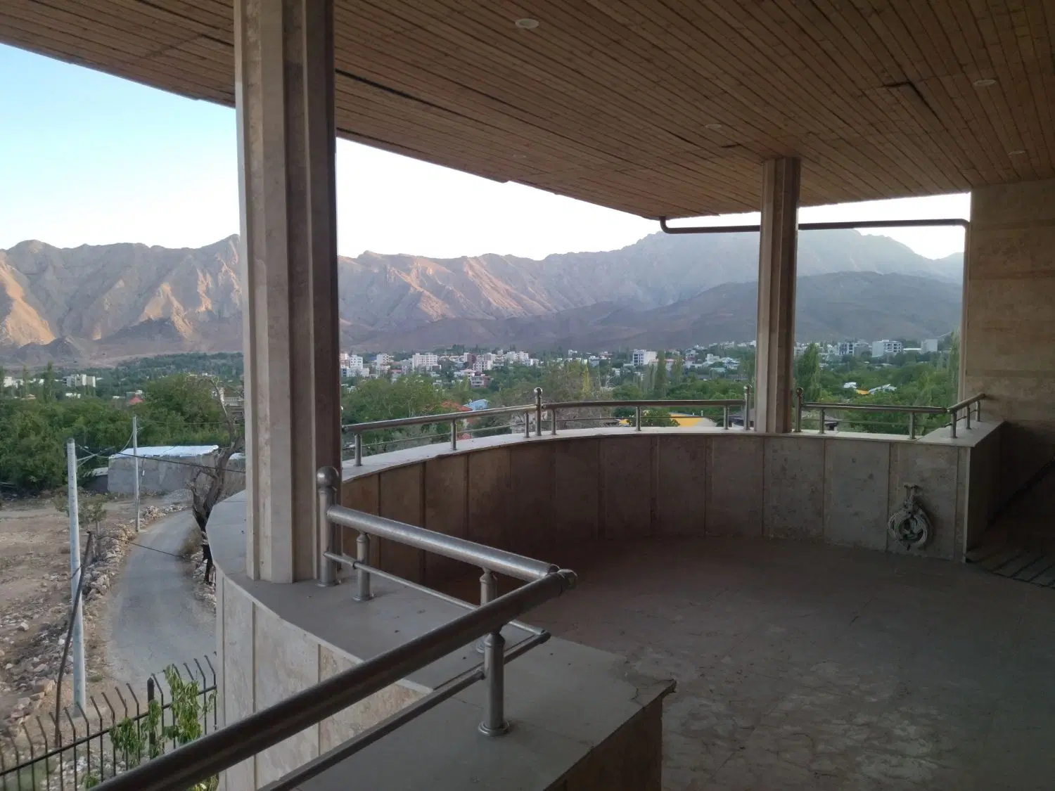 ویلایی ۲ طبقه نوساز شهمیرزاد