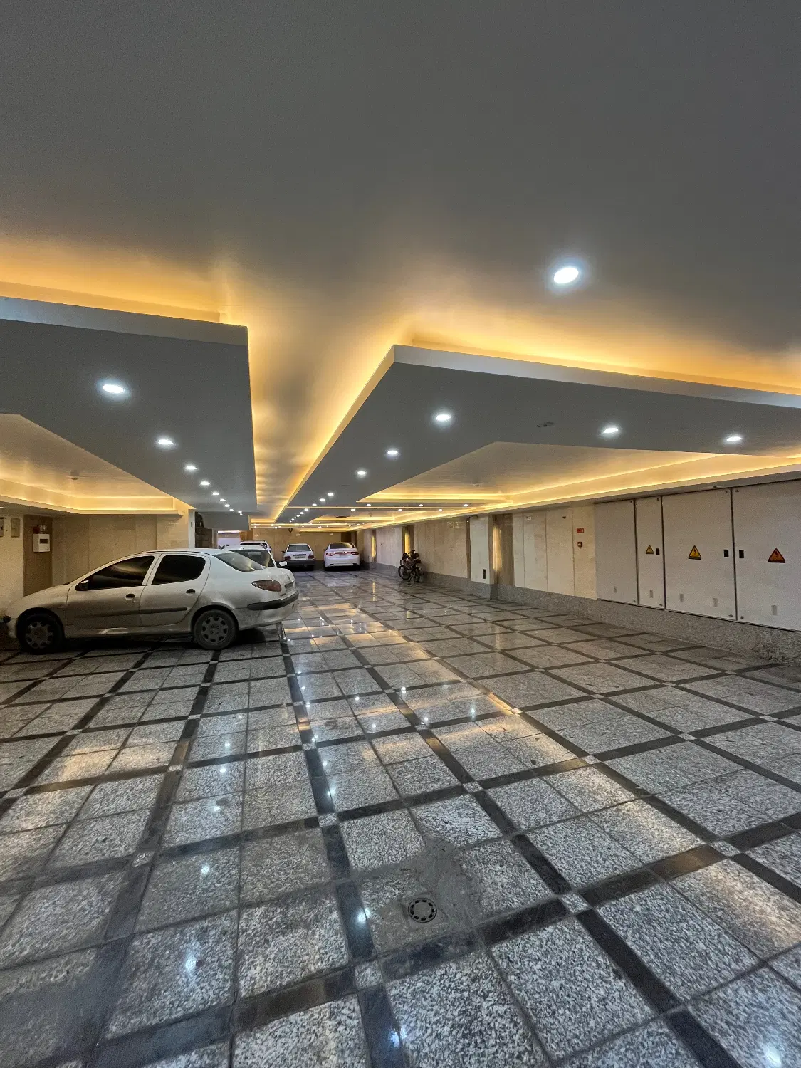 ۸۰ متری _ پاداد غربی _ پلان مربع