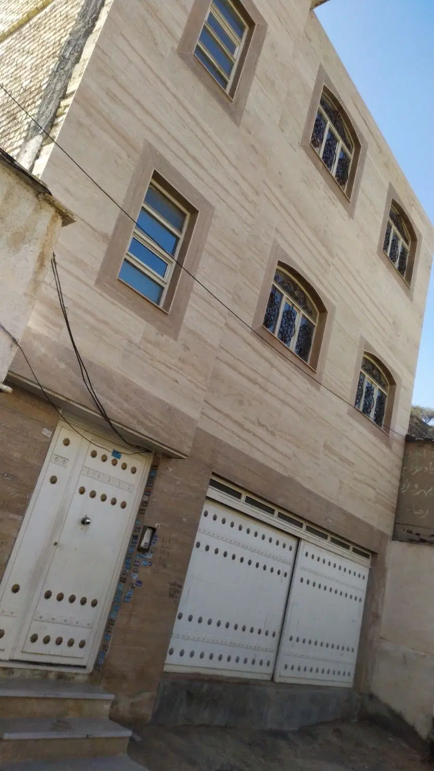 منزل مسکونی نوساز طبقه اول