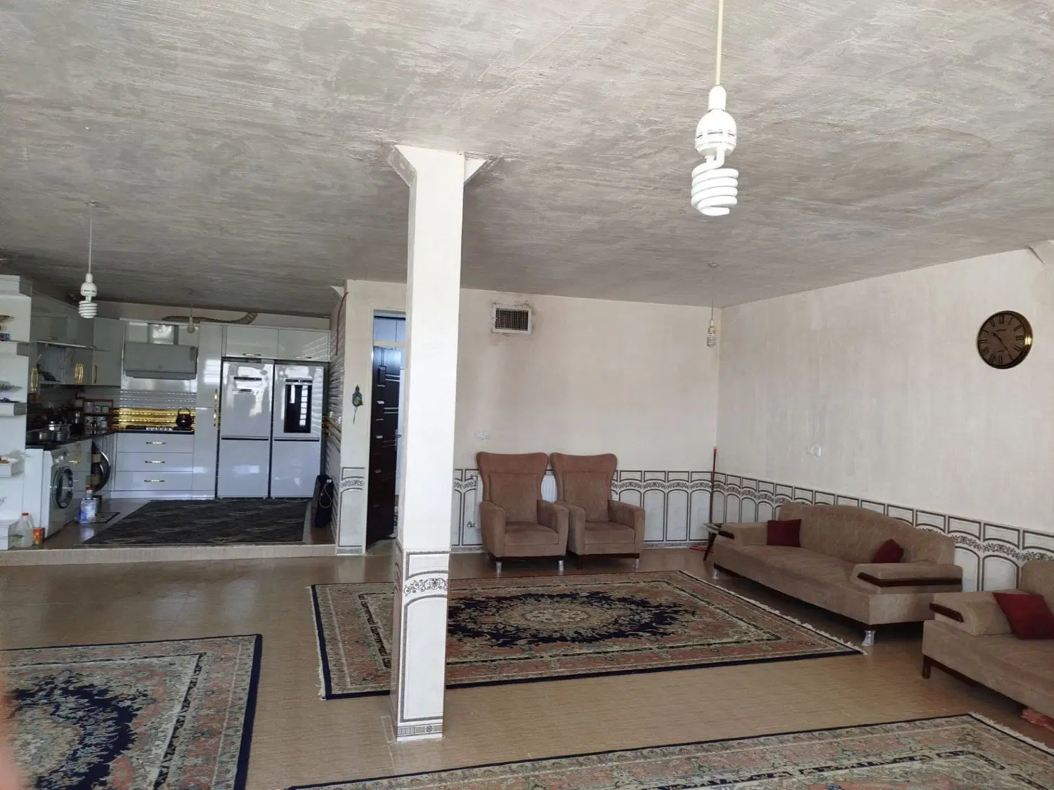 خانه دوطبقه طبقه بالا اجاره کوچه رز۱۶ خیابان دارای