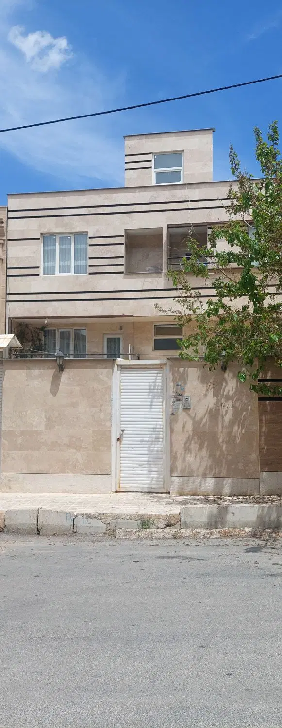 فروش یک طبق از دو طبق همکف صدرا