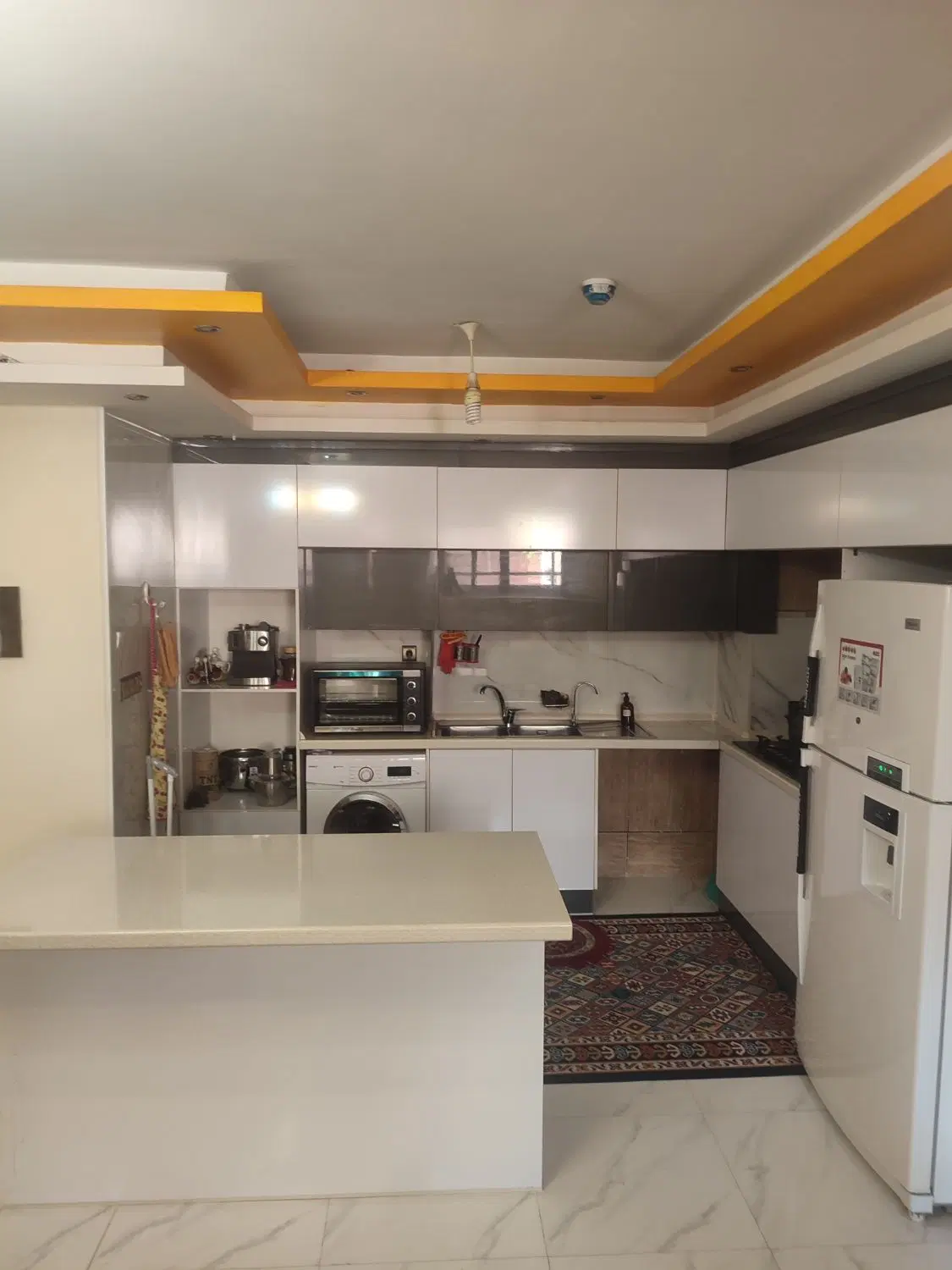 آپارتمان ۸۰ متری دو خواب باغ زیار