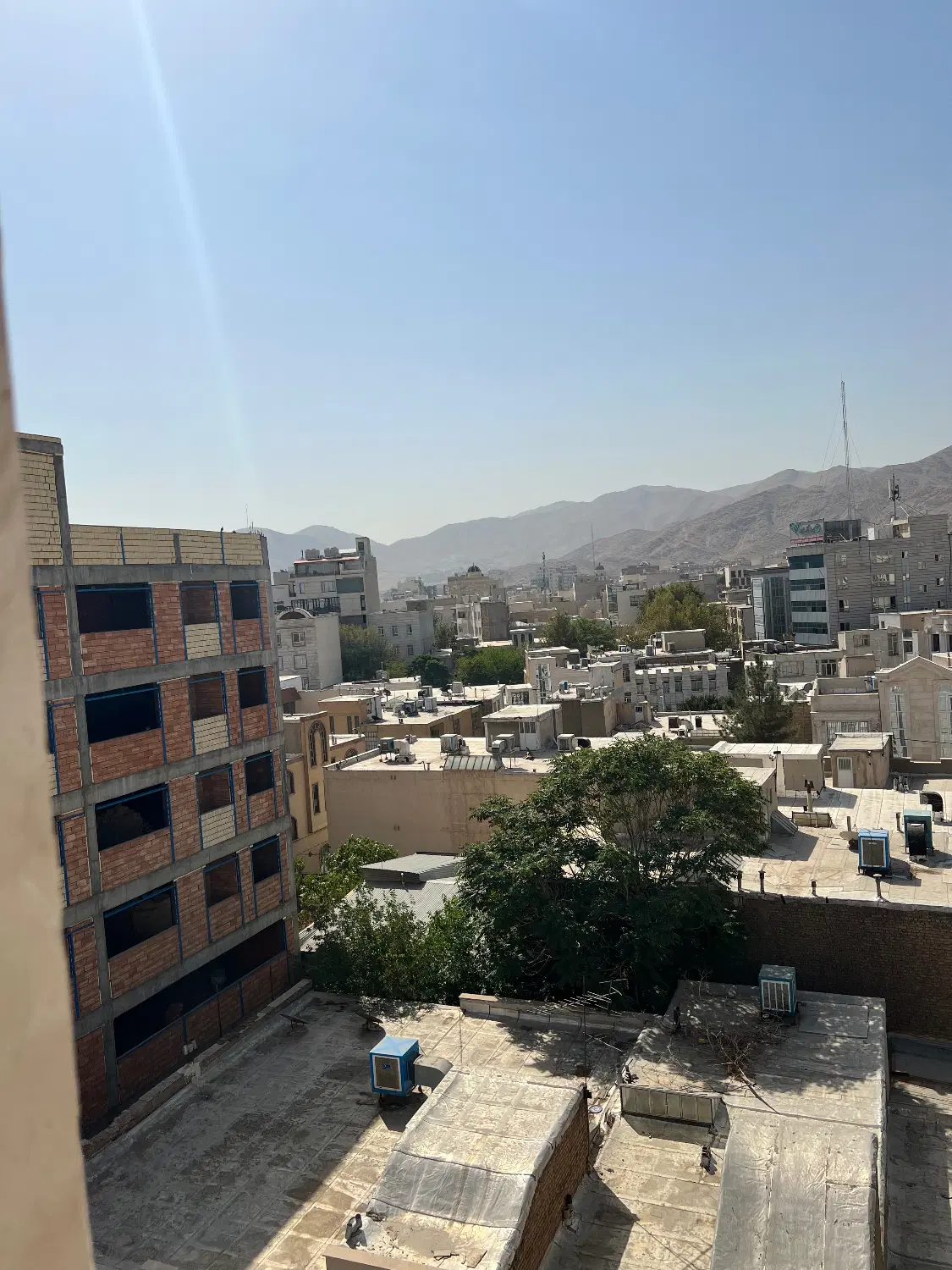 واحد اداری خیابان امام ۸۴ متری  اجاره