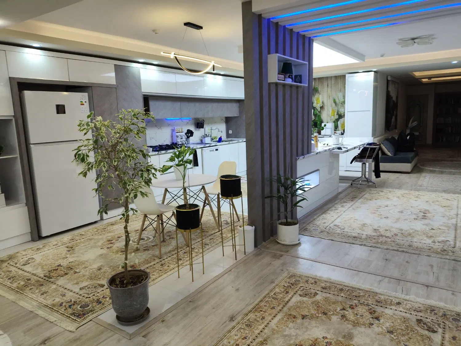 اپارتمان رز۲خیابان امین خیابان الفت۲
