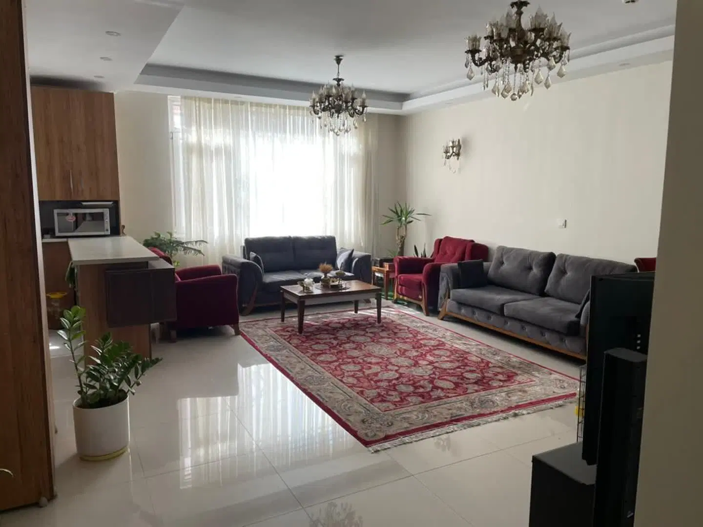 اقدسیه بلوار اوشان 150متر 3خواب 12ساله تک واحدی