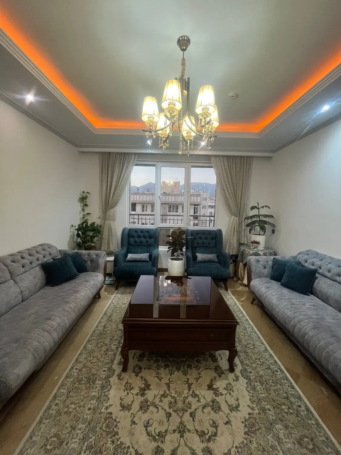 77متر_۲خ_سالن پرده خور_ نماگرانیت_ چهارباغ غربی