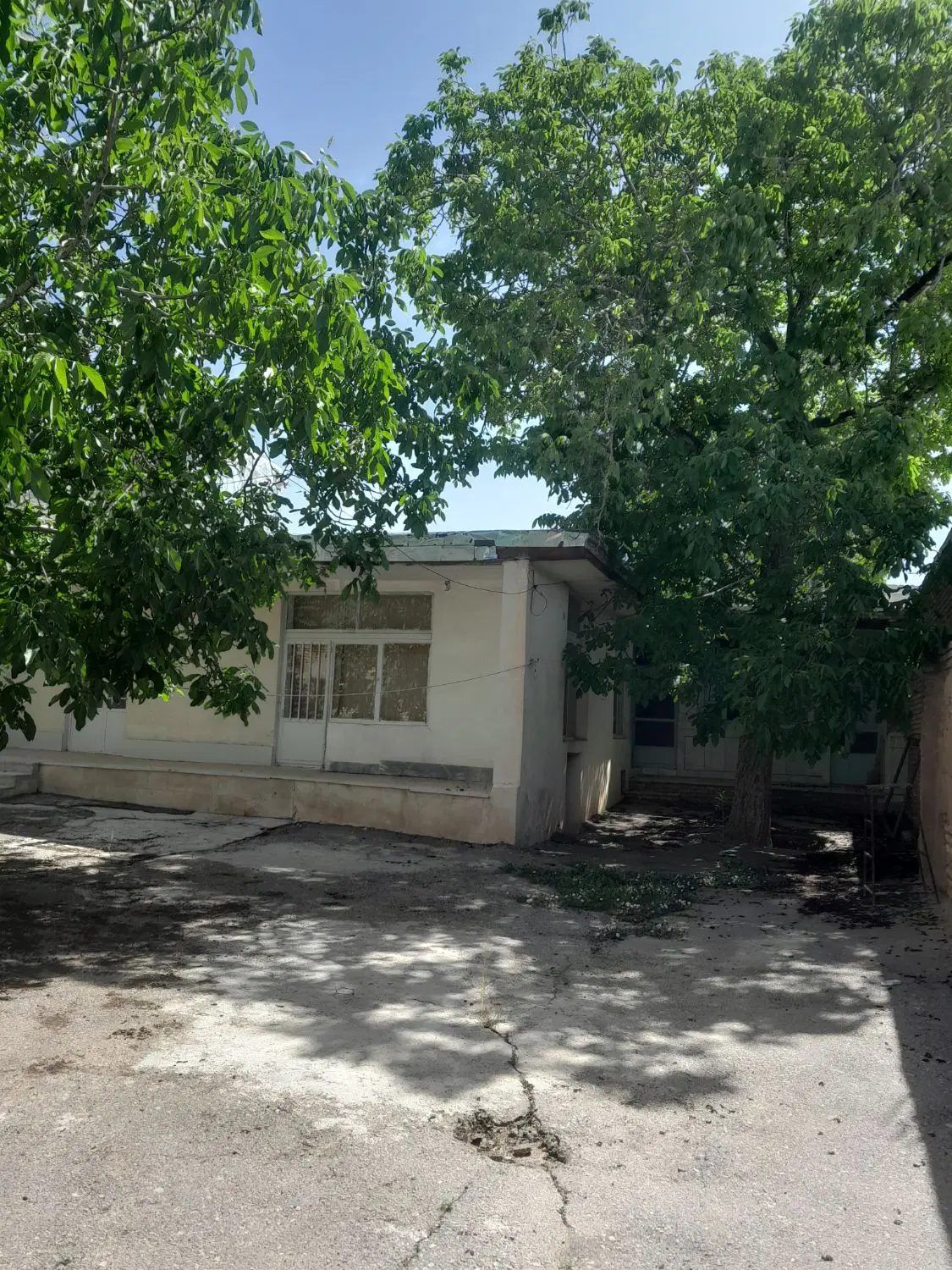 خانه ویلایی.سمیرم. خیابان مطهری