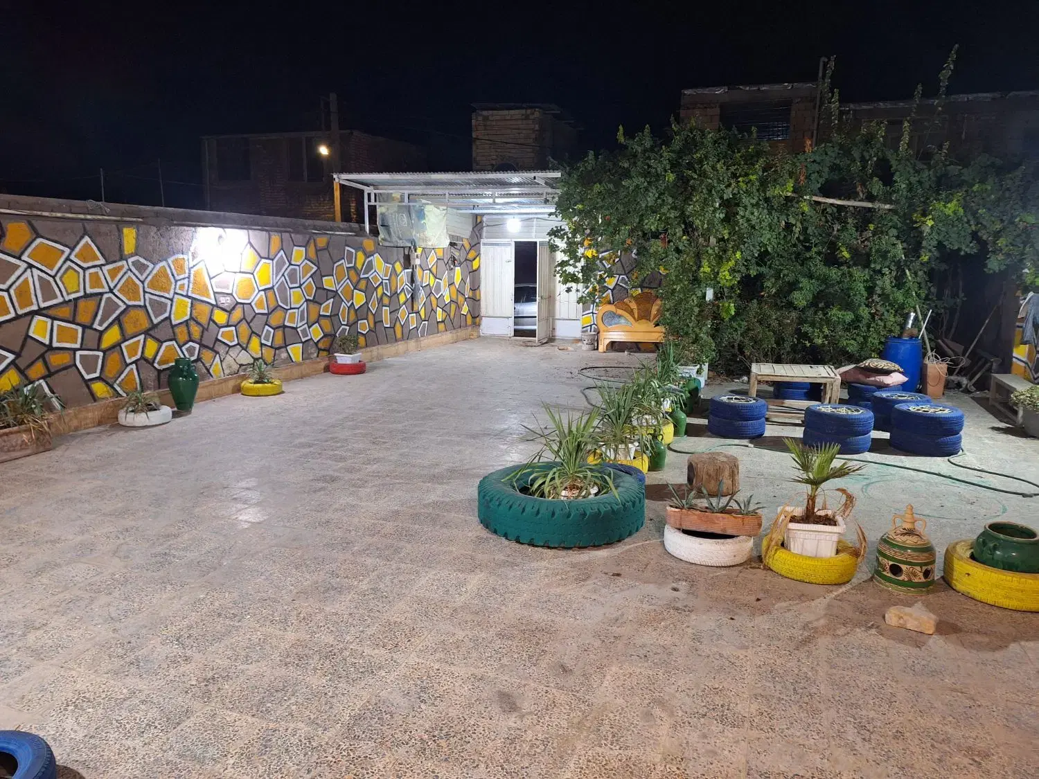منزل مسکونی ۳۰۰ متر سند تک برگ