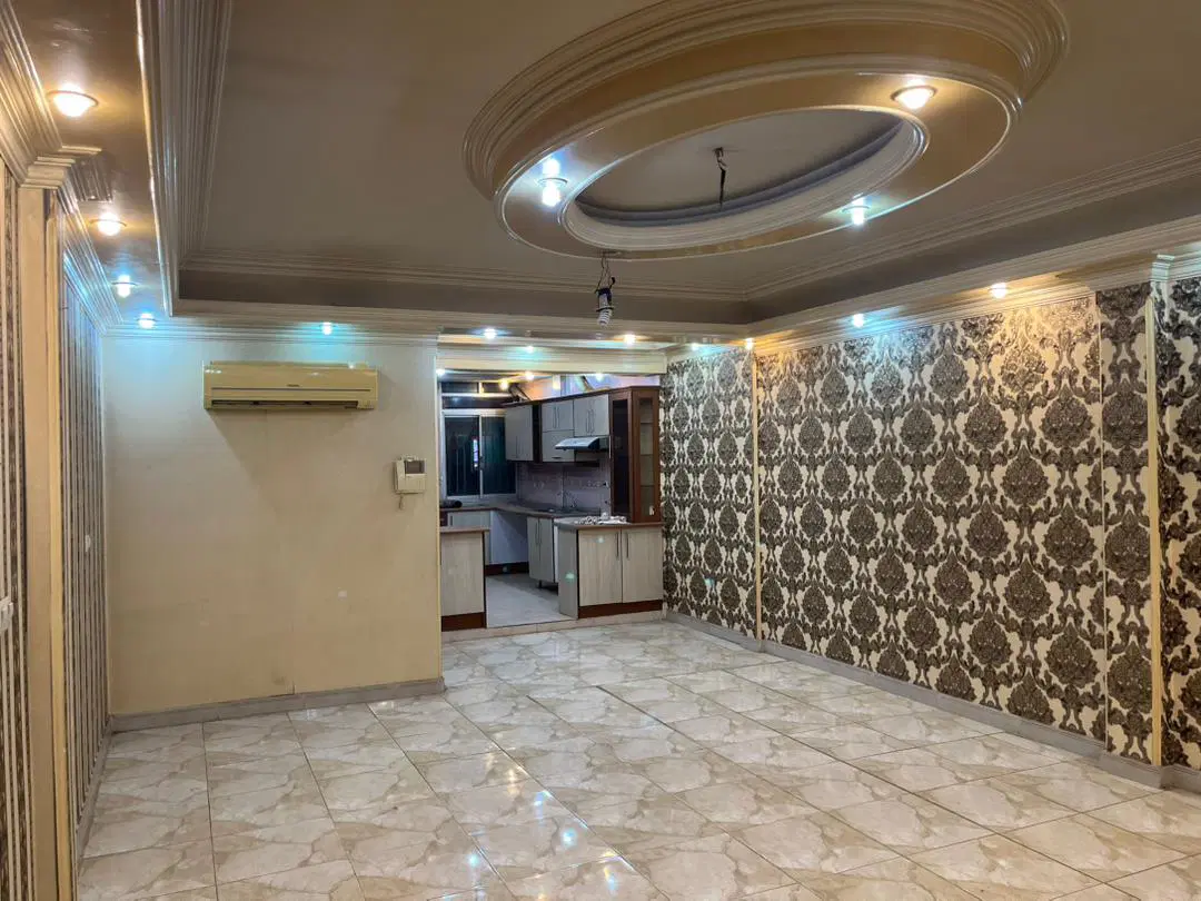 ۷۰ متری