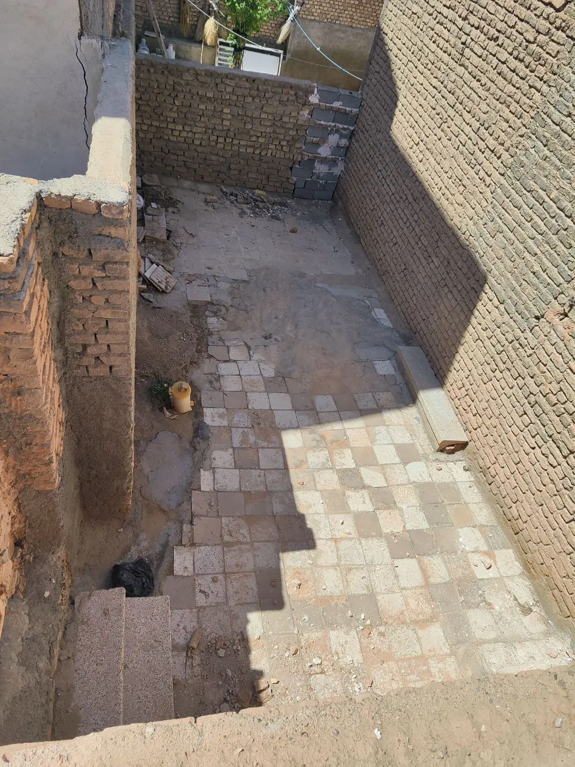 زمین واقع در ولیعصر ۱۷