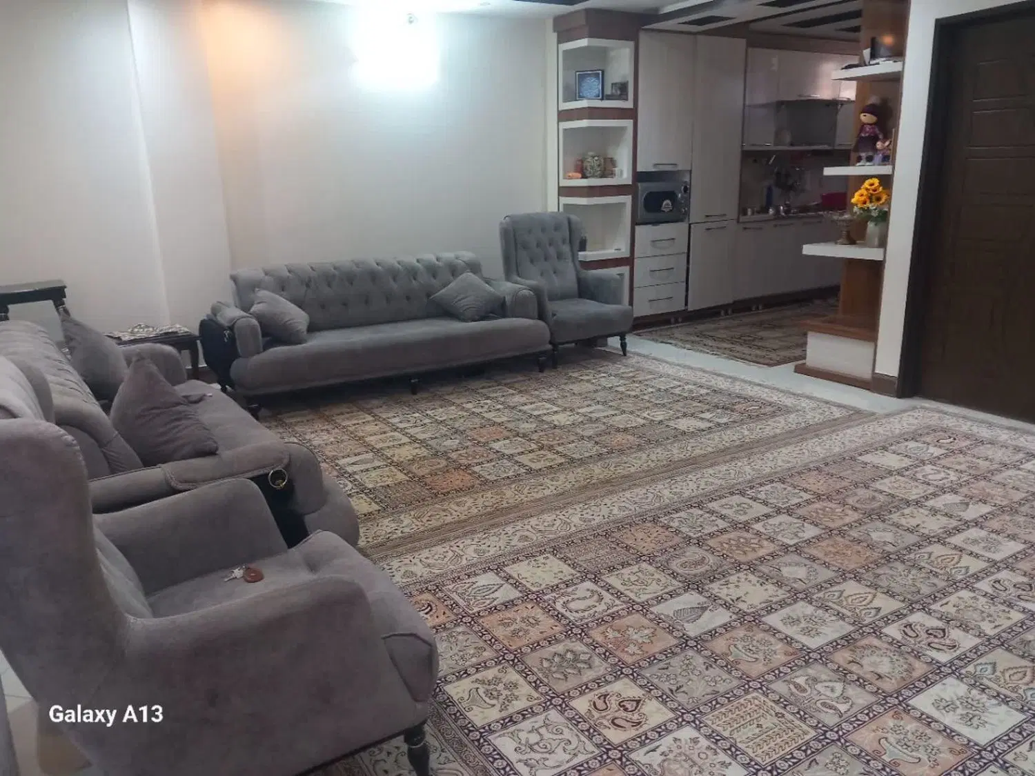 آپارتمان ارغوانیه 85متر تک خواب حیاط اختصاصی