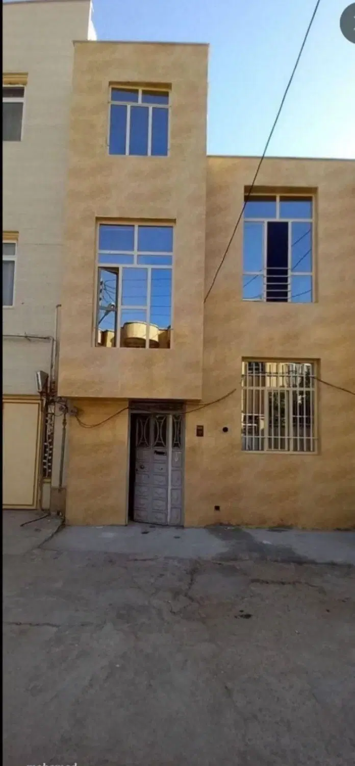 خانه دو طبقه ۷۰ متری قصر شیرین