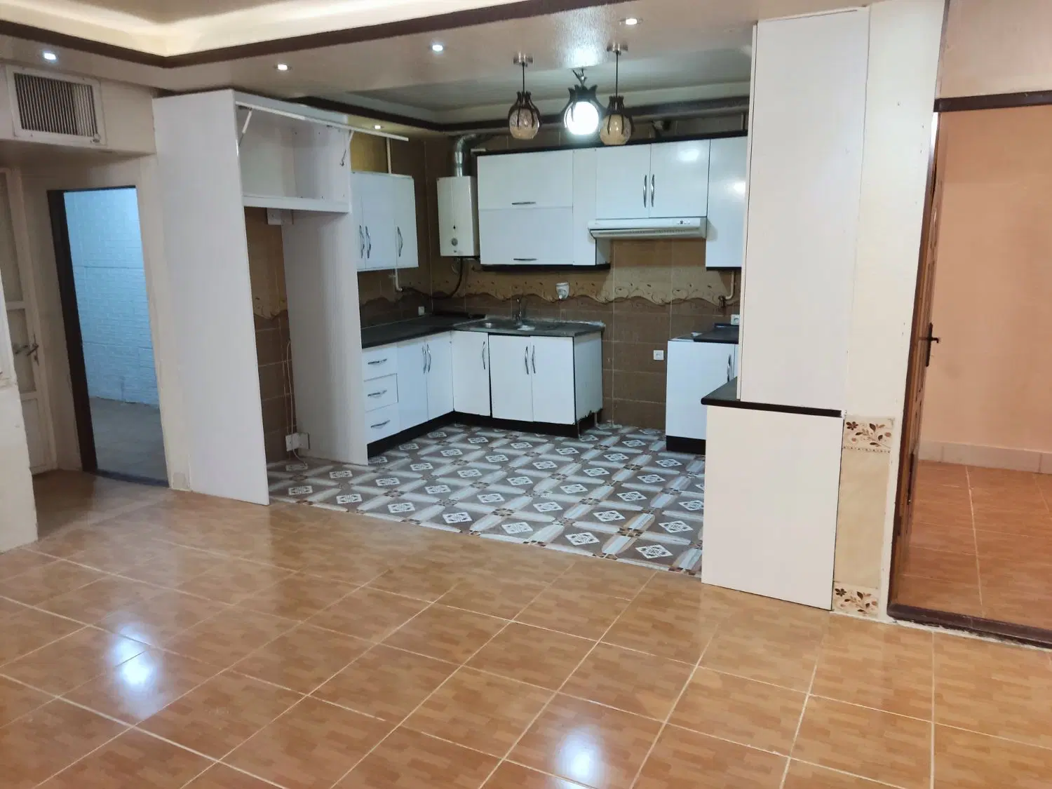 فروشی هم کف فردوان